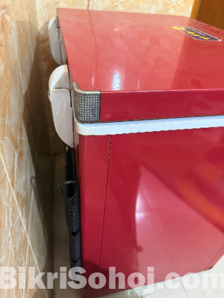 Singer Chest Freezer 138L